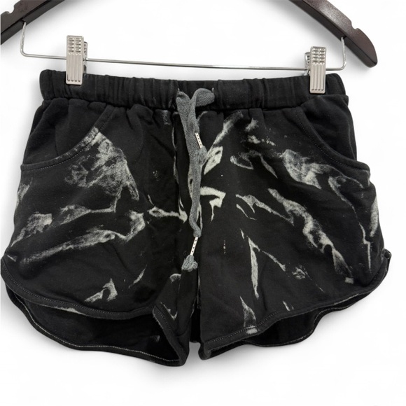 POL Black & White Tie Dye Shorts size small - Picture 1 of 2